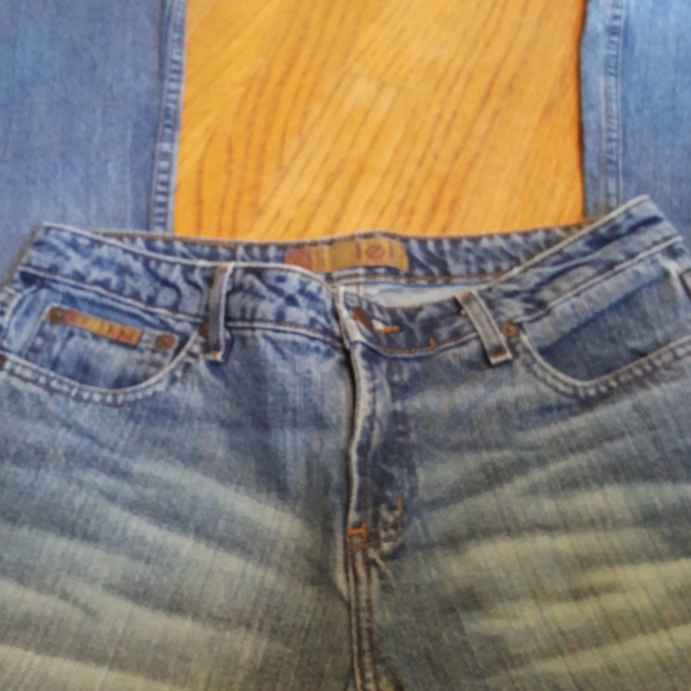 Vintage Lei flared low-rise jeans. - Picture 5 of 8
